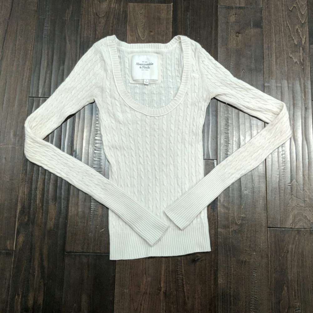 A&F Off-white Scoop neck Sweater Size small